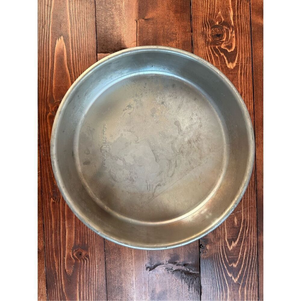 Nordic Ware Aluminum Round Cake Baking Pan.D:9”